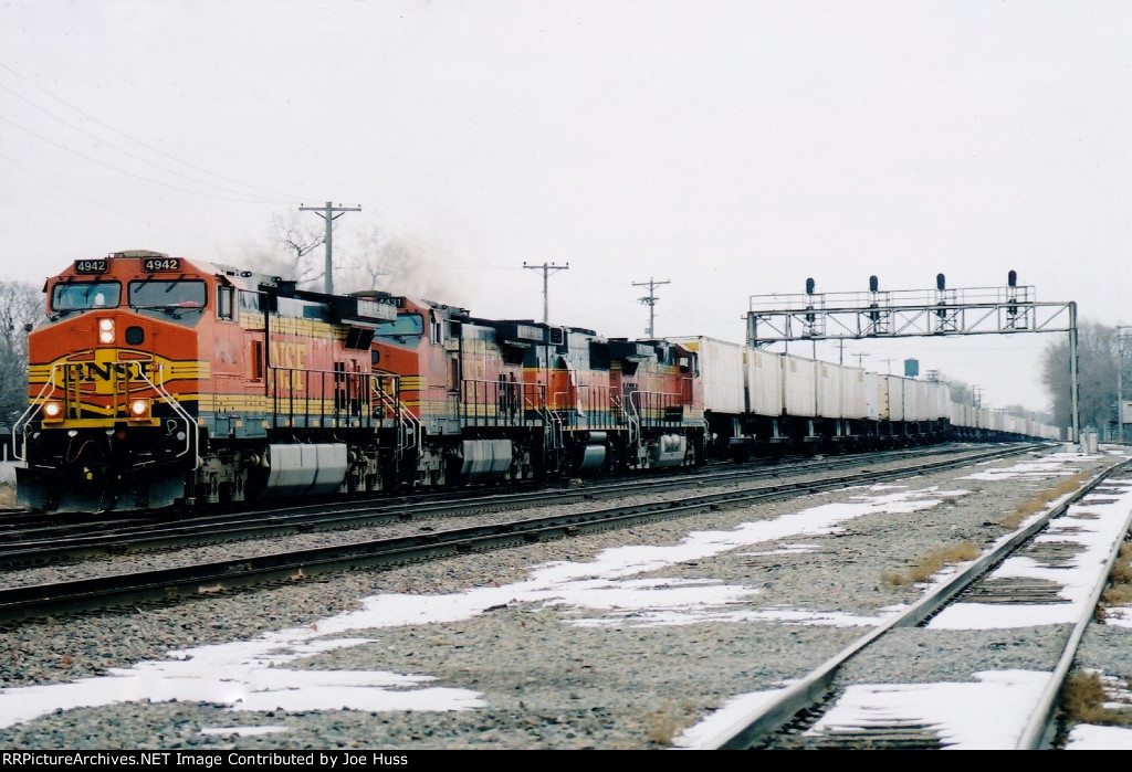 BNSF 4942 West